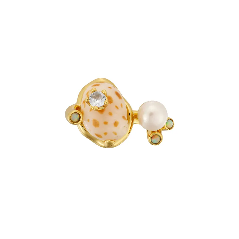 Diamond-Embellished Spotted Shell Pearl Ring