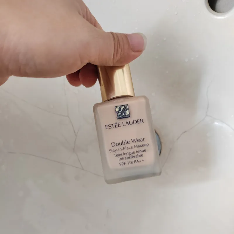 Double Wear Stay-in-Place Makeup Teint longue tenue intransferable SPF10/PA++ (色号1C1）30 ml