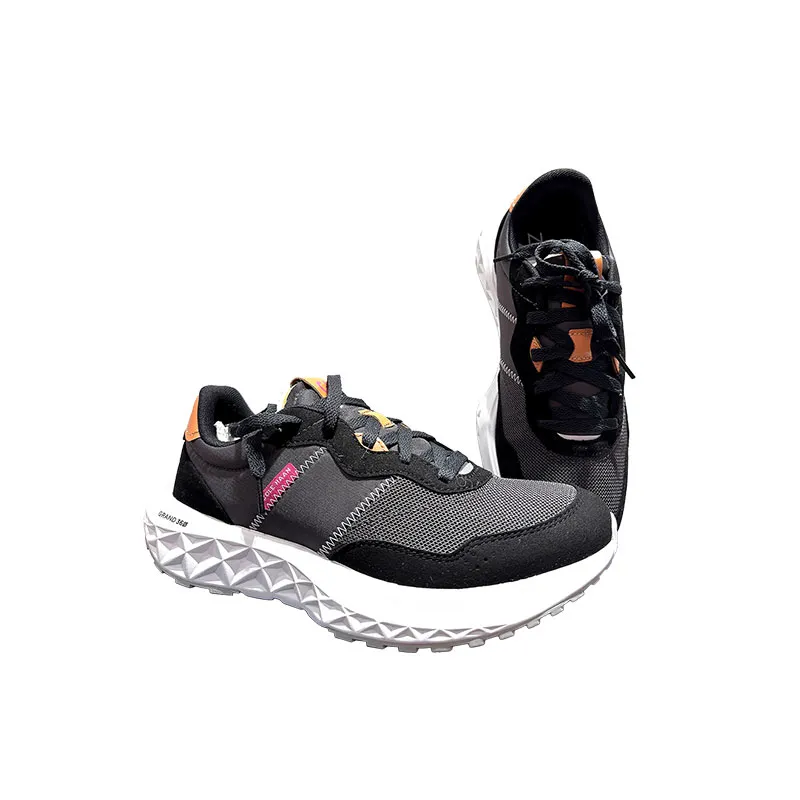 Cole Haan 跑鞋