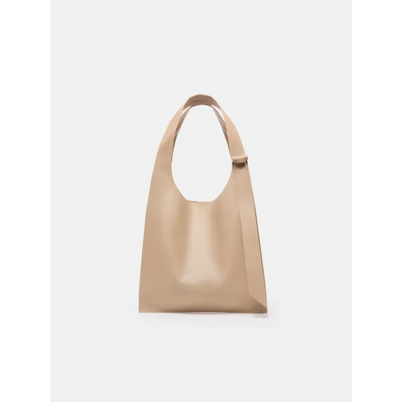 BO Corn Leather Shopper – SAND