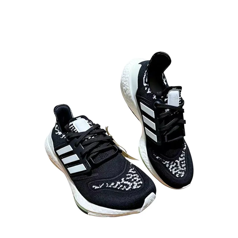 ADIDAS 跑鞋