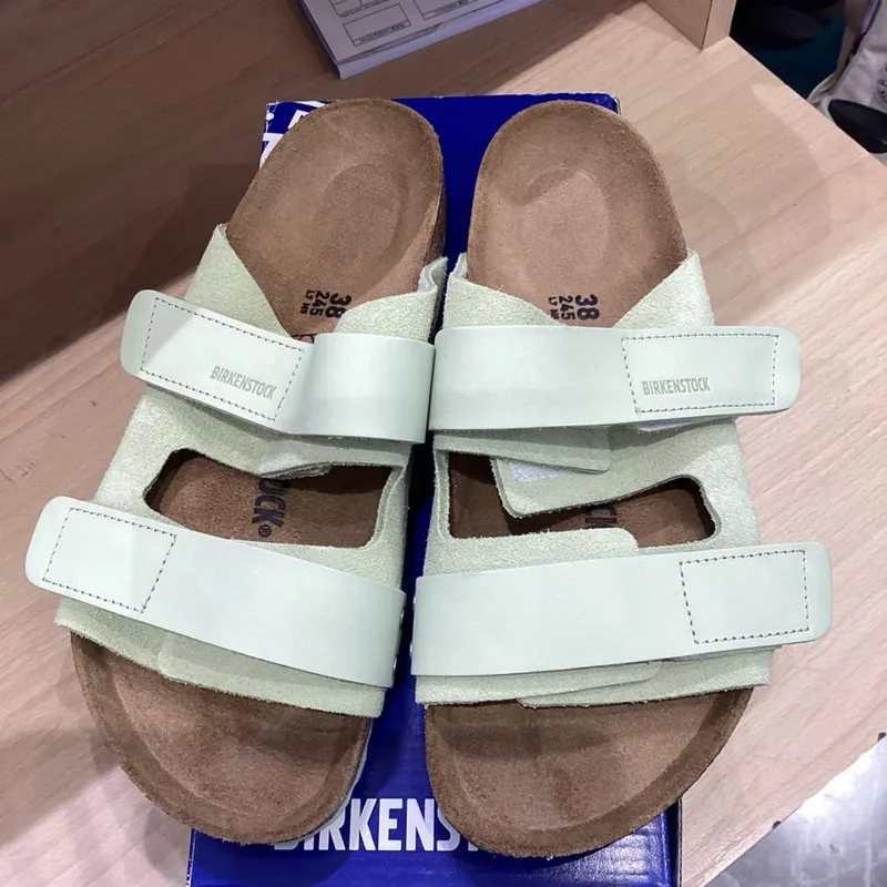 拖鞋