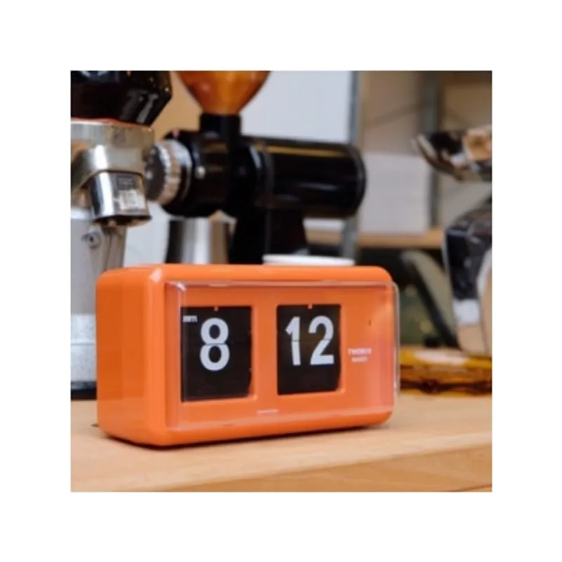 TWEMCO 桌上掛牆兼用翻頁鐘 QT-30