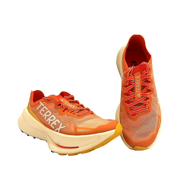 ADIDAS 跑鞋