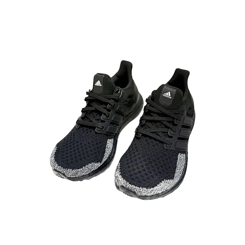 ADIDAS 跑鞋