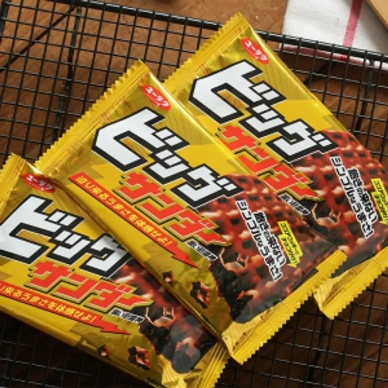 日本進口網紅零食有樂制果黑雷神脆米可可餅乾巧克力條棒單枚21g