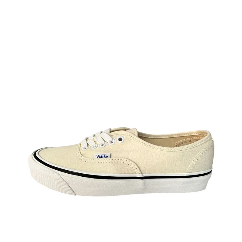Vans休闲鞋